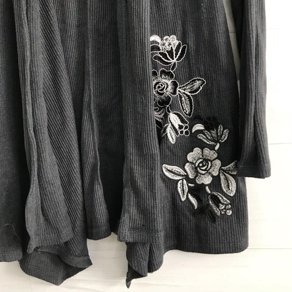 INC Gray Ribbed Floral Applique Cardigan - Picture 2 of 6